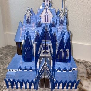 Frozen 2 Castle Play Set with Light and Sound Effects